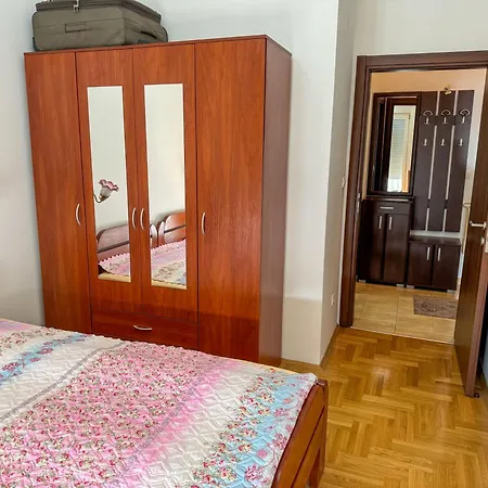 50 Apartment *