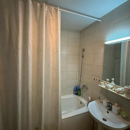 50 Apartment *